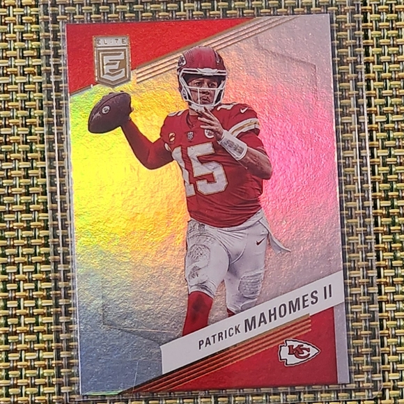 Patrick Mahomes II Football Trading Card - Picture 1 of 2